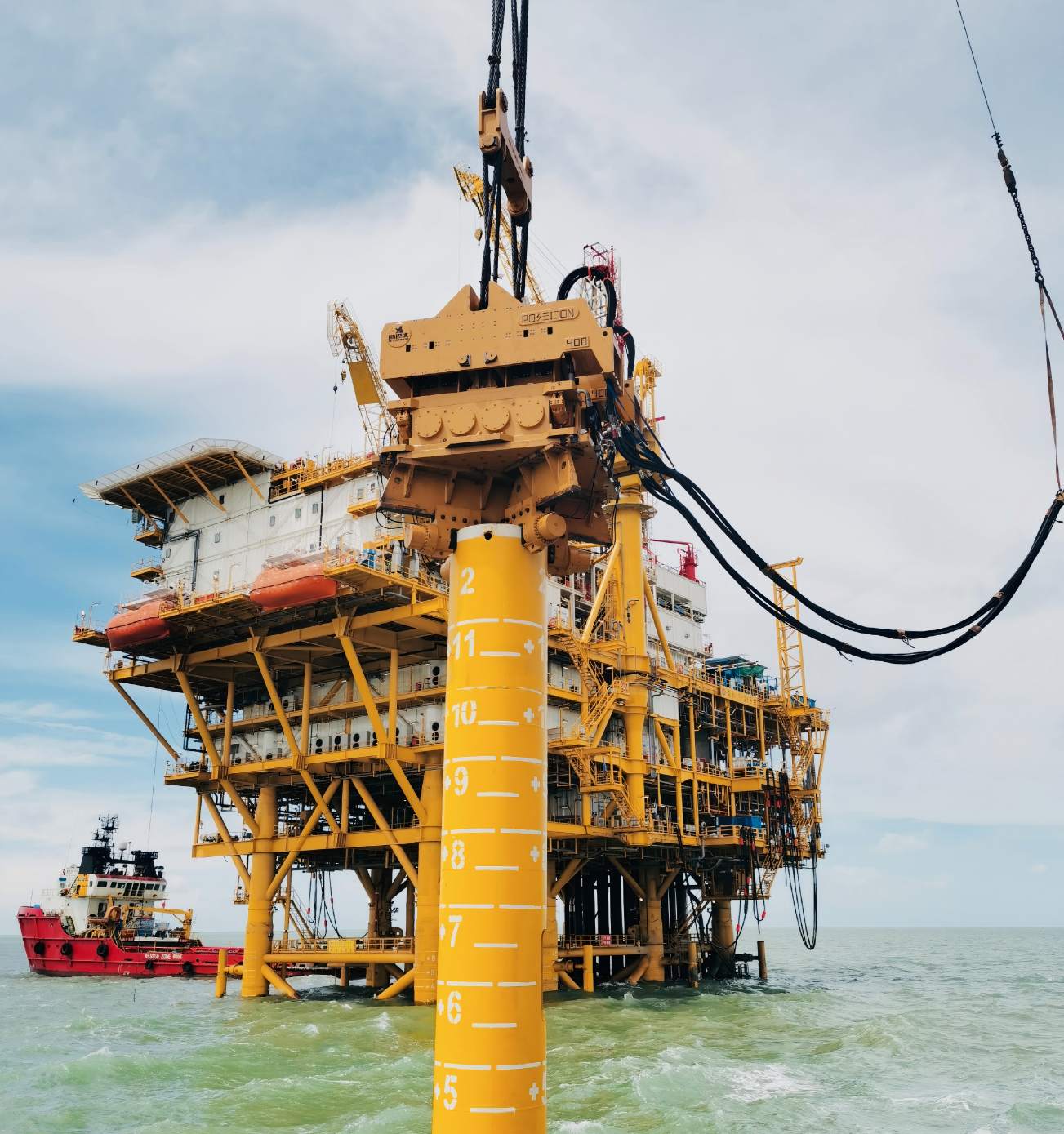 SV400×2 Double Linkage Vibratory Hammer Powers Zhanjiang Offshore Piling