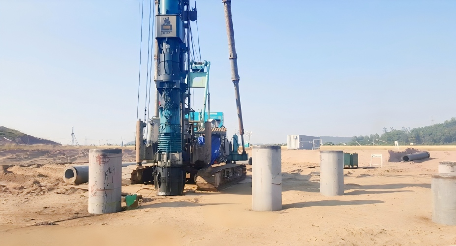 Two D100 Diesel Hammers Support Thermal Power Plant Construction in Hai Duong, Vietnam