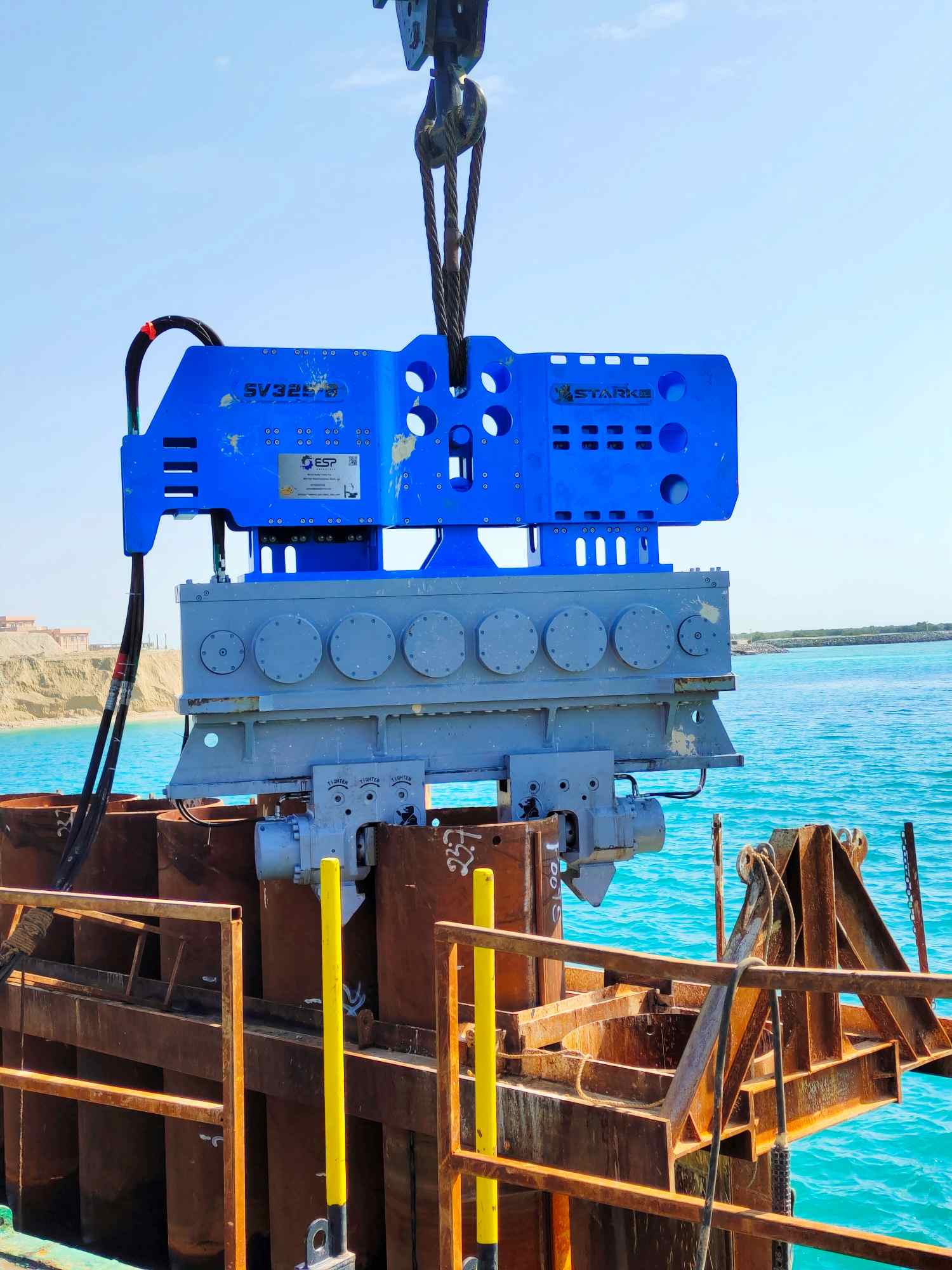 SV325-6 Vibratory Hammer Powers Cofferdam Project in Dubai