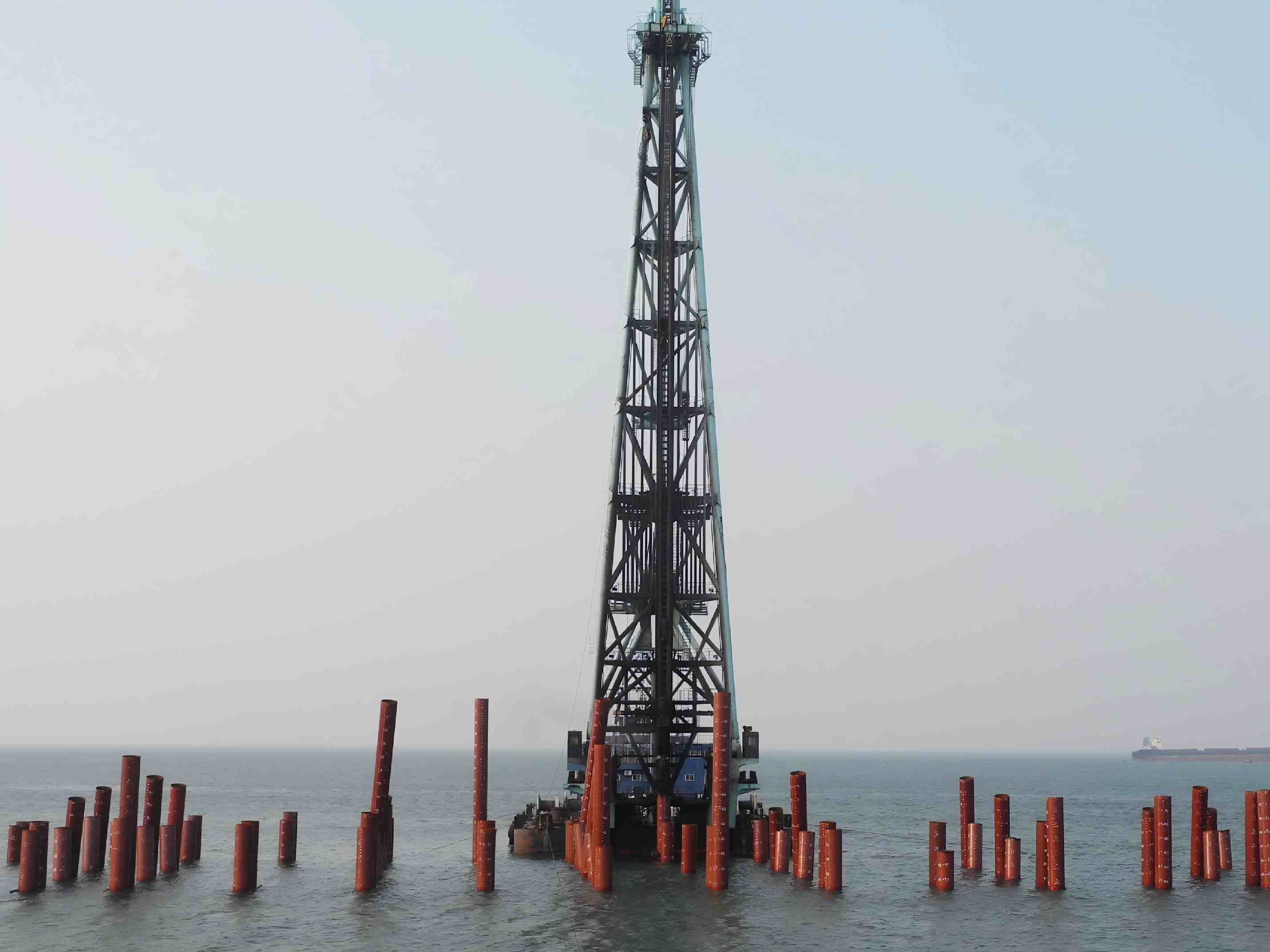 D125 Diesel Hammer Powers Trestle Construction in Shenzhen，China