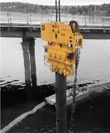 Lifting Piling
By Crawler Crane